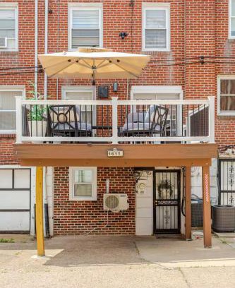 Overbrook Apartment | Staycation Suite