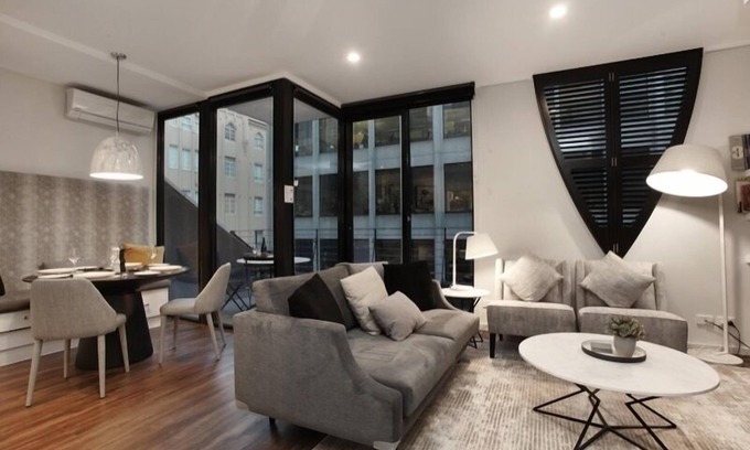 Melbourne Central Business District Apartment | StayCentral - Little Collins (CBD) - Little Collins St, Melbourne - 2 Bedrooms, 2 Beds, 1 Bathrooms, no dedicated parking spot but available nearby for a fee.