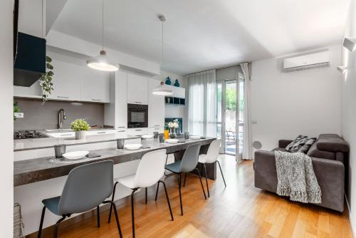 Ripamonti Corvetto Apartment | StayEasy Gargano - Stylish Apt with Private Yard