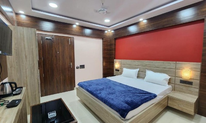 Deoghar Hotel | STAYMAKER Hotel Bhagwan - Only Indian Citizens Allowed
