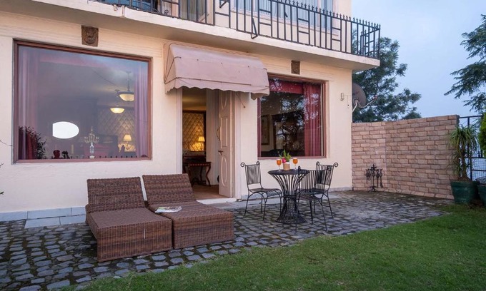 Kasauli Villa | StayVista at Lands End with Comp Breakfast