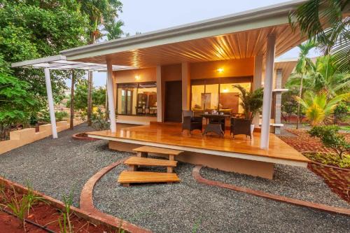 Trimbak Villa | StayVista's Green Grove - A Modern Mountain-View Retreat with Lush Lawn