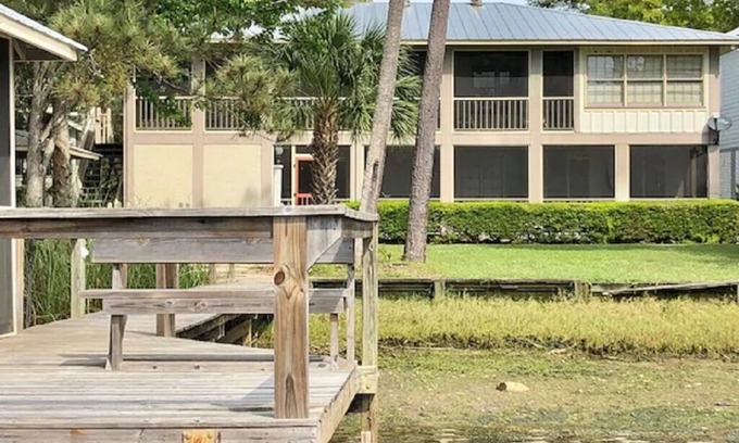 Steinhatchee Resort | Steinhatchee Landing Resort-River House B #18-Boat Dock-*THIRD NIGHT FREE*