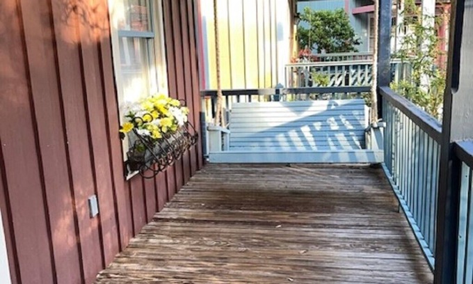 Steinhatchee Resort | Steinhatchee Landing Resort-Lazy Daisy #37-Dog Friendly *THIRD NIGHT FREE*