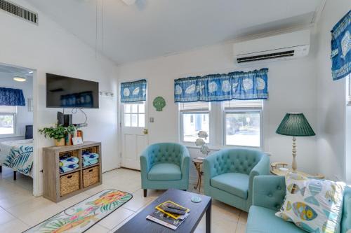 Indian Rocks Beach House | Steps to Seawall Cozy Indian Rocks Beach Cottage