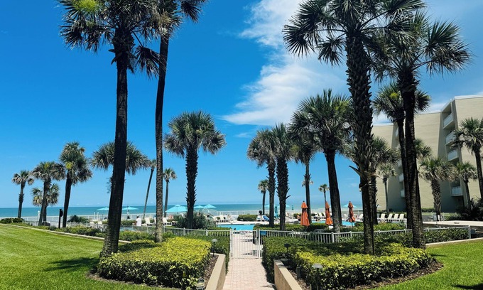 New Smyrna Beach Condo | Steps to the Beach! Oceanfront, Ground Floor, Family Friendly