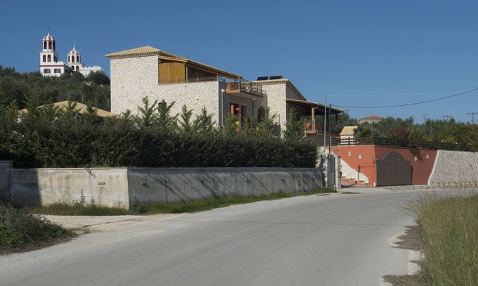 Lagopodo Villa | Stone-Built Traditional Villa