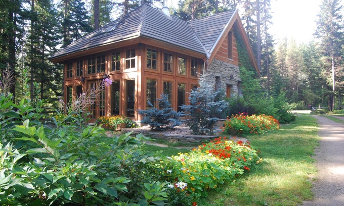 Mount Robson House | Stone Gatehouse in Mt. Robson Park Near Jasper Nat. Park, Ab