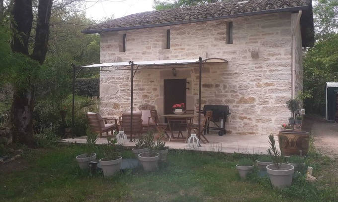 Saint-Antonin Noble Val House | Stone house, splendid view, 5 min from St Antonin-Noble-Val and the river!