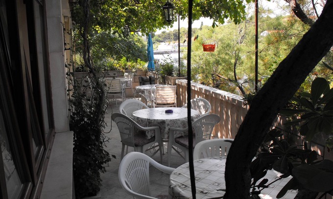 Lumbarda House | Stone house GREGOV - family groups ,eco Tourism,direct access on private beach