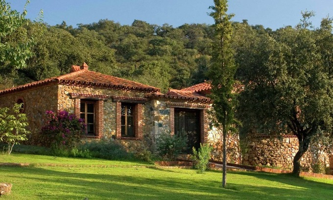 Alajar Cottage | Stone House in Alájar near Gruta de las Maravillas