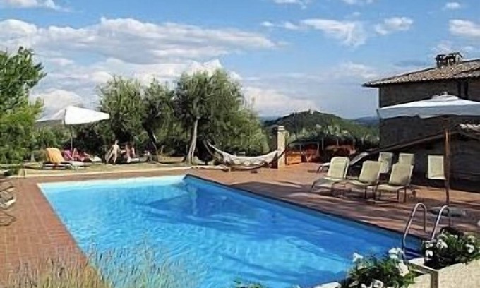 Teverina di Cortona Apartment | Stone House With Pool And Barbecue, Overlooking Perugia And Assisi Close To Trek