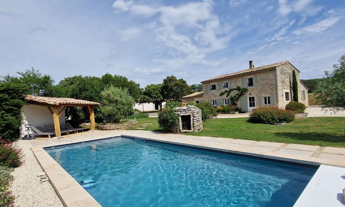 Taulignan House | Stone mas for 8 people with swimming pool on Taulignan