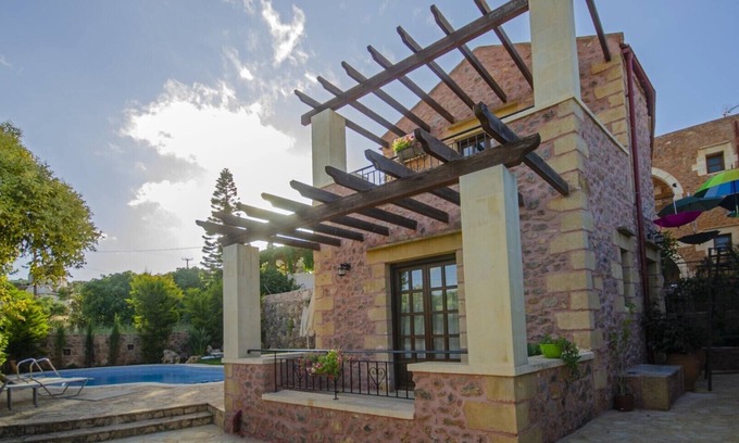 Astratigos Villa | Stone villa shared pool & seaview, 1bedrooms, wifi, bbq