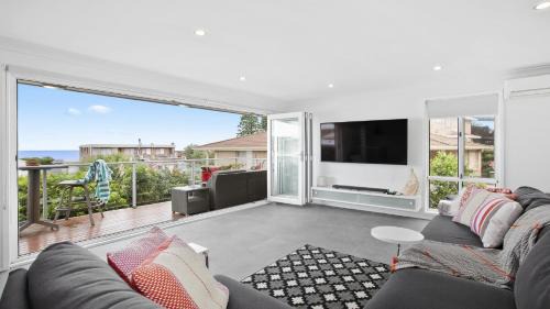 Copacabana House | Stones Throw To Copacabana Beach
