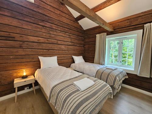 Melhus Villa | Stort hus med 2 leiligheter til leie på Lundamo, Perfekt for større grupper!