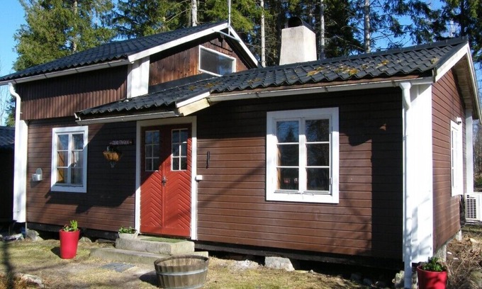 Almhult Cabin | Strandnära Stuga vid Sjön Möckeln
