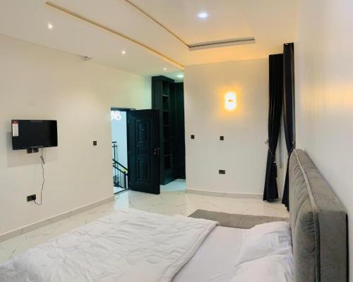 Uyo Apartment | Strobbs Residence