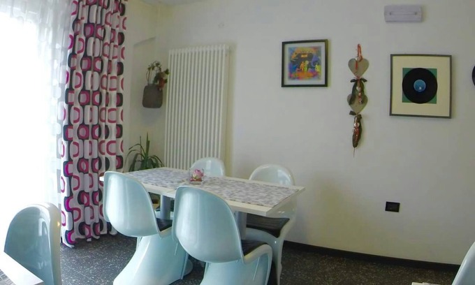 Dimaro House | Struttura 6 Camere da Letto , 6 Bagni ,18 Posti Letto. Possibilità di Cucinare