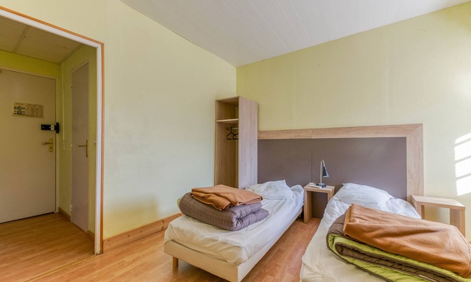 Arvillard Apartment | Studio '214' with shared pool, shared terrace, and Wi-Fi