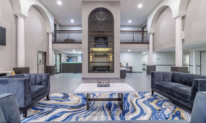 Brenham Hotel | Studio 6 Suites Brenham, TX