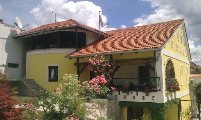 Varazdinske Toplice Apartment | Studio apartment * with terrace & garden