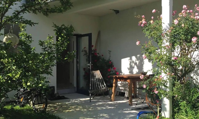 Birgitz Apartment | Studio Apartment 'Gartenstudio Peony' with Mountain View, Private Terrace and Wi-Fi