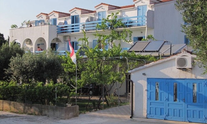 Sucuraj Apartment | Studio apartment in Sućuraj with Seaview, Balcony, Air condition, WIFI (3560-3)