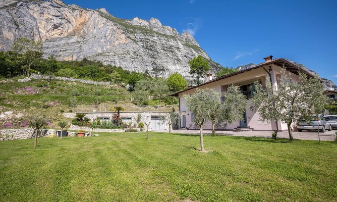 Dro Apartment | Studio Apartment 'Monte Brento Gaggiolo' with Mountain View & Private Garden