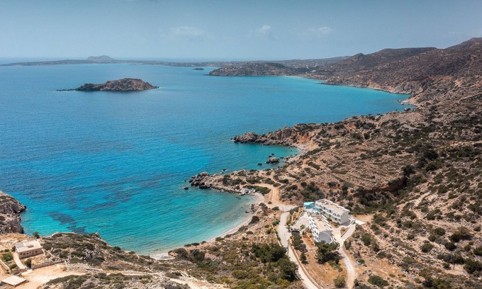 Amoopi Apartment | Studio Apartment 'Studios Fokia Beach 3' with Sea View, Wi-Fi and Air Conditioning