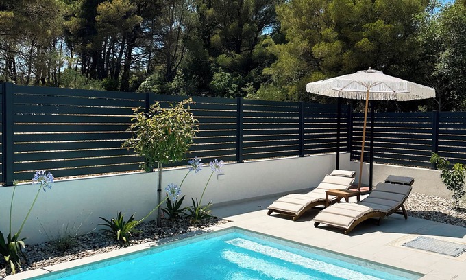 Bilice Apartment | Studio apartment with private pool