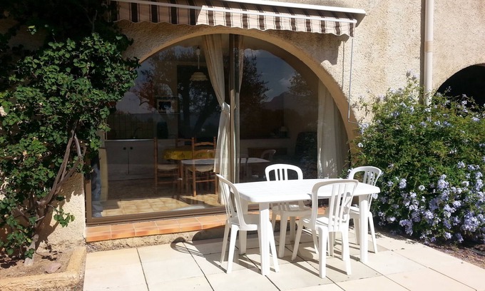 Lumio Apartment | Studio au Calme vue sur la Baie de Calvi, Dans une Ancienne Oliveraie