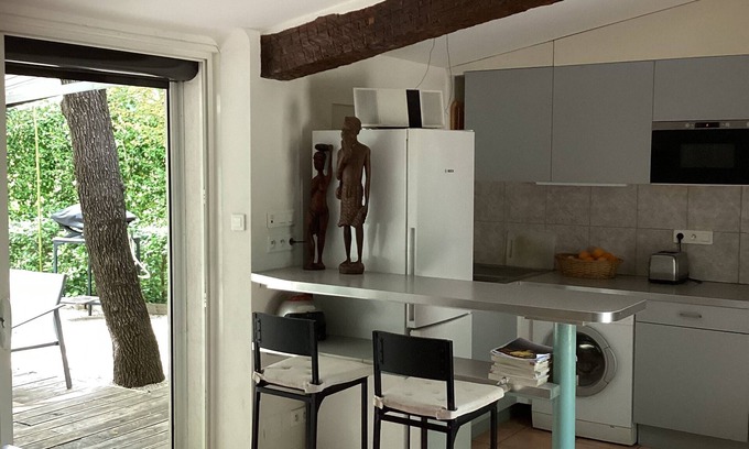 Cogolin Apartment | Studio Avec Terrasse et Pergola Dans Propriété Calme et Sécurisée
