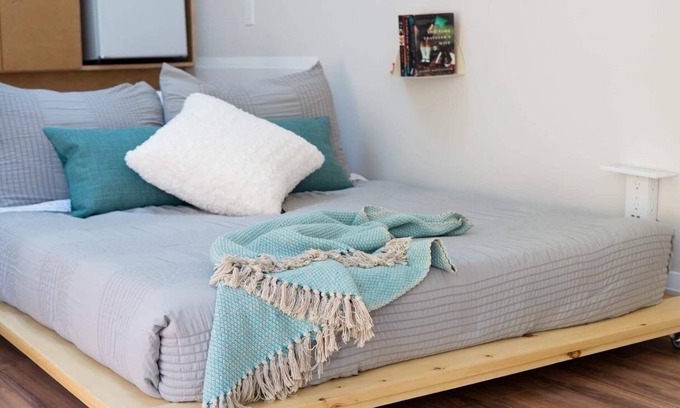 Elora Apartment | Studio Blue tiny home retreat- quick walk to town, quiet, serene get away!