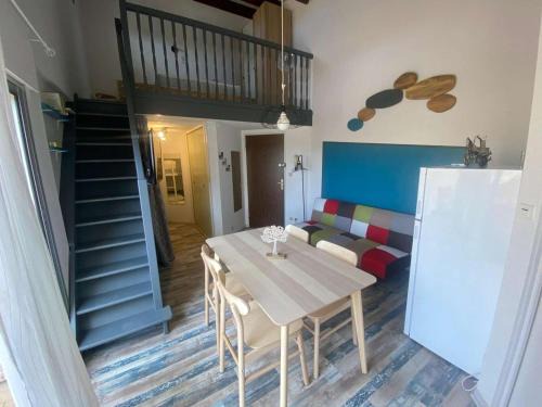Marseillan Plage Apartment | Studio Cabine Mezzanine Rénové pour 4 Pers. avec Terrasse et Parking Privé - Animaux Admis - FR-1-326-553