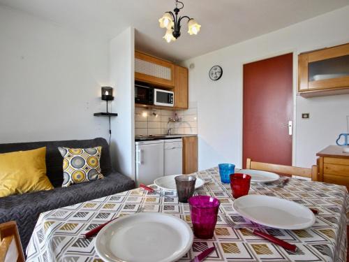 Chamrousse Apartment | Studio cabine pour 6, bien équipé, proche des pistes et commerces à Chamrousse - FR-1-340-208
