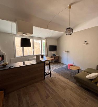 Couronne Urbaine Apartment | Studio charmant centre historique au calme