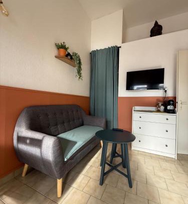 Tours Apartment | Studio cosy avec mezzanine et parking proche centre