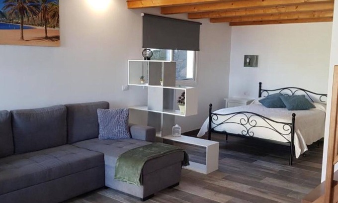 Frontera Apartment | Studio 'De Tato' with Mountain View, Private Terrace and Wi-Fi