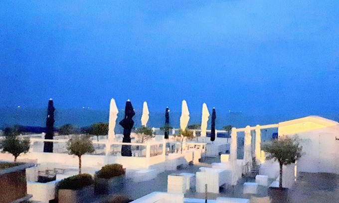 Knokke-Heist Apartment | studio Duinbergen met prachtig uitzicht over het meer en binnenzwembad