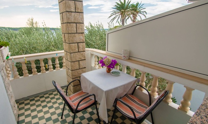 Rab Apartment | Studio flat near beach Barbat, Rab (AS-14884-a)