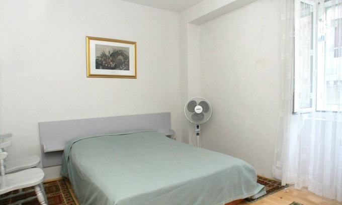 Komiza Apartment | Studio flat near beach Komiža, Vis (AS-2429-c)