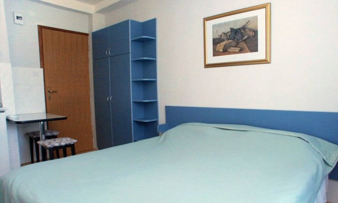 Komiza Apartment | Studio flat near beach Komiža, Vis (AS-2429-d)