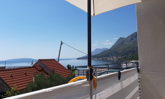 Gradac Apartment | Studio flat with balcony and sea view Gradac, Makarska (AS-15642-b)