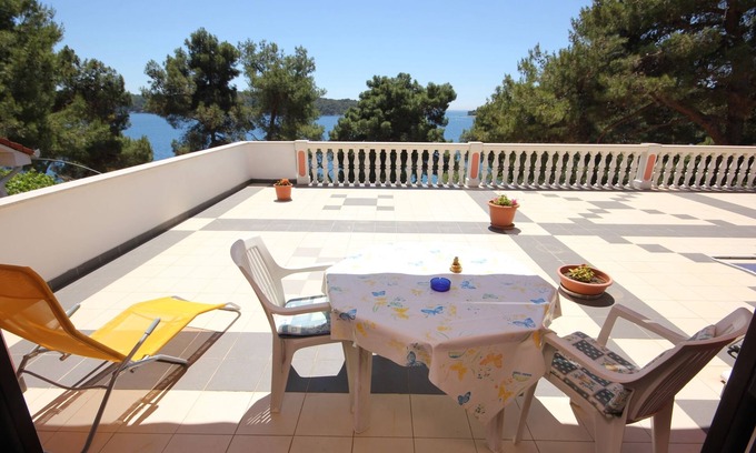 Cove Murtar Apartment | Studio flat with terrace and sea view Mali Lošinj, Lošinj (AS-2489-a)