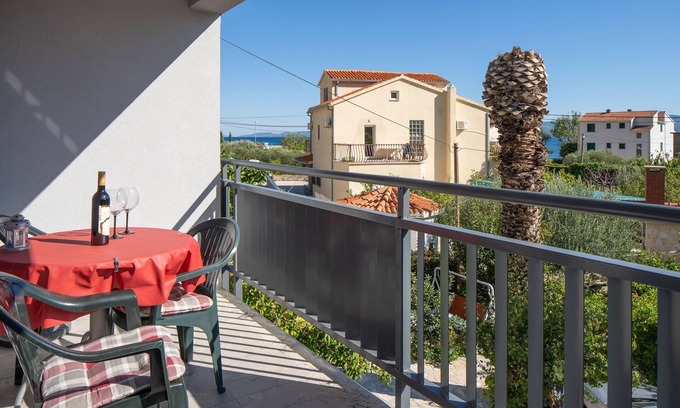 Duce Apartment | Studio flat with terrace and sea view Duće, Omiš (AS-16877-d)