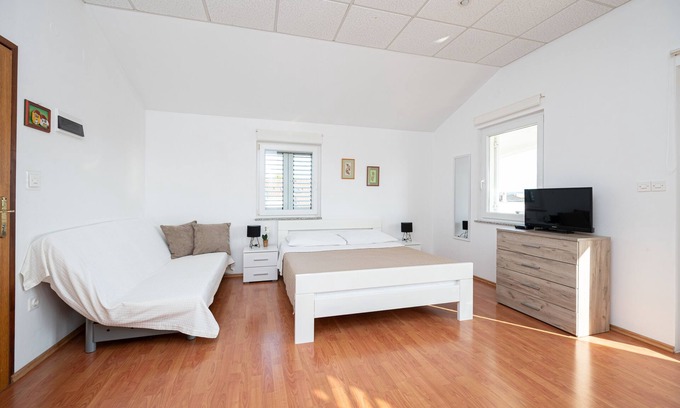 Sukosan Apartment | Studio flat with terrace and sea view Sukošan, Zadar (AS-6131-b)