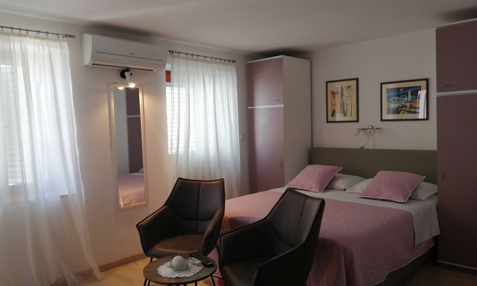 Vis Apartment | Studio flat with terrace and sea view Vis (AS-2476-a)