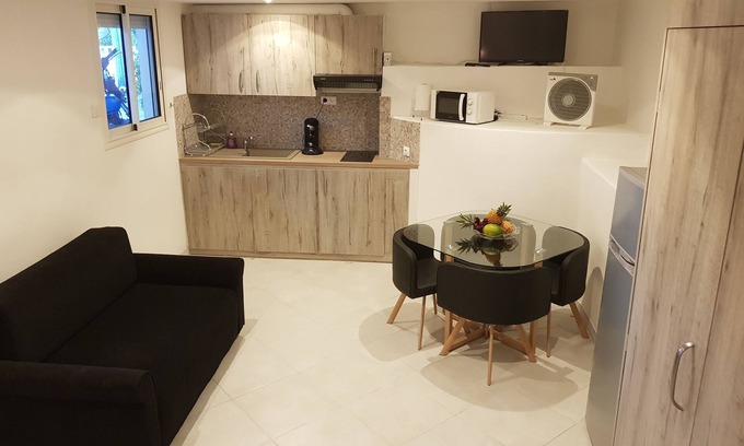 Petite-ÃŽle Apartment | Studio for rent in the wild south in SAINT JOSEPH