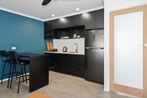 Svensson Heights Apartment | Studio Four